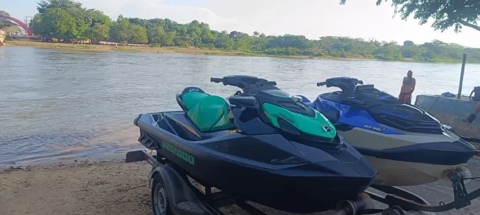 Jet ski