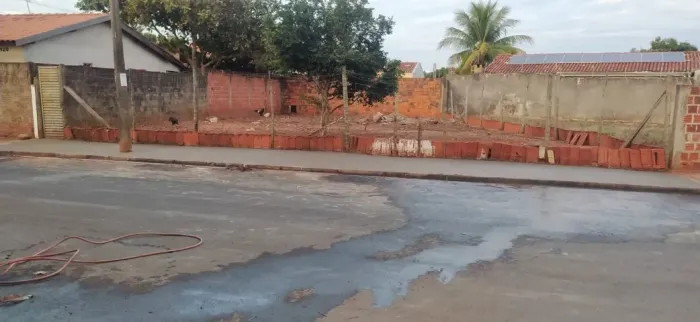 Vendo Terreno - 256,43 Metros Quadrados