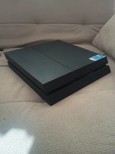 Sony PlayStation 4 500gb - 1 controle - 6 jogos