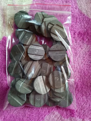 Kit 50pç fichas para mesas de sinuca.