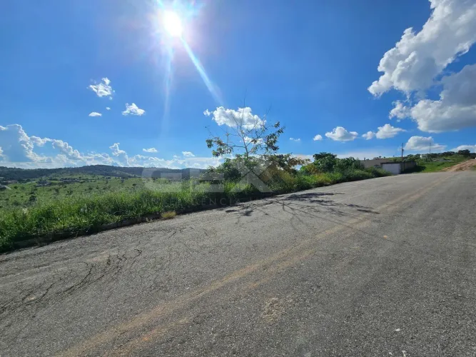 Terreno à Venda com 288m² no Bairro Orion em Divinópolis MG.