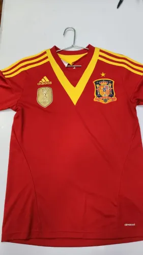 Camisa Espanha 2013 com Patch Copa 2010