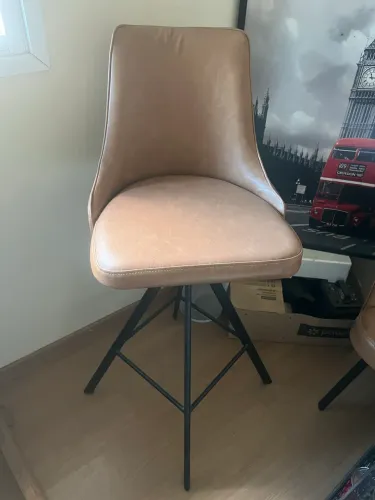 Conjunto com 03 Banquetas de couro giratórias para cozinha/sala de jantar Vitória móveis