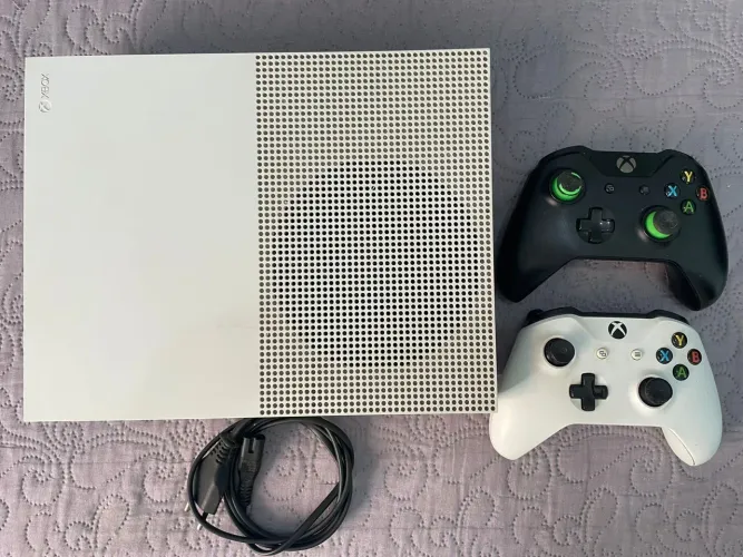 VENDO XBOX ONE S + BONUS