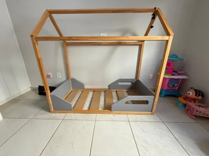 Cama Montessoriana Infantil - Modelo Casinha