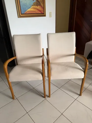  2 Cadeiras de apoio sala 