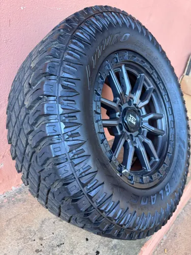 Rodas PRZ - 4x4 - com Pneus Aturo
