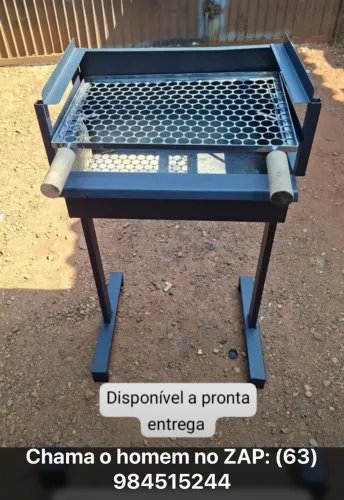 Churrasqueira disponível a pronta entrega
