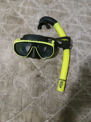 Este é um kit de mergulho Seasub Dua