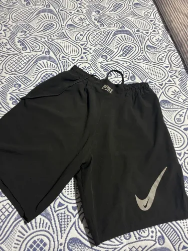 Bermuda Nike