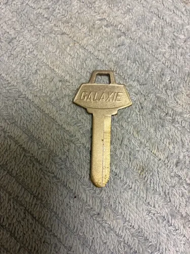 Chaves originais do carro galaxie e Alfa Romeo de ferro