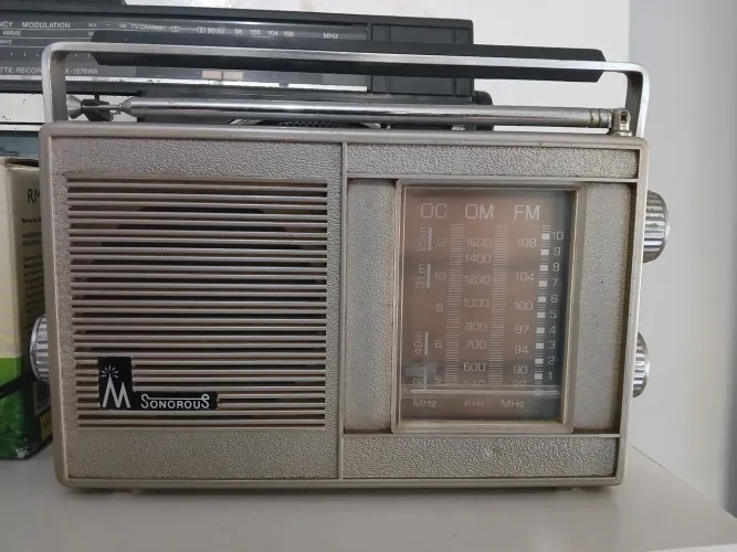 Rádio antigo LER