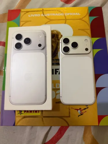 iPhone 17 pro silver