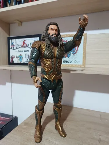 Aquaman 45cm original marca Dc Comics