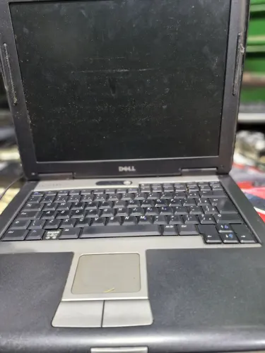 Notebook dell com defeito