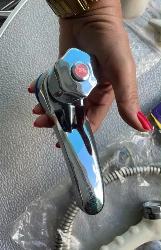 Vendo torneira marca Líder Aço Inox R$ 100,00