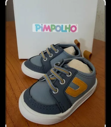 VENDO URGENTE UM SAPATO DE RN INFANTIL MASCULINA NUMERAÇÃO 20