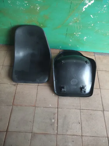 Assento plástico tipo cadeira