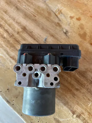 Módulo do ABS da Hilux 2014/2015 com controle de estabilidade 5x