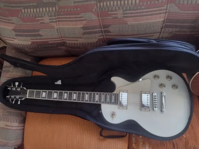 Guitarra- Michael
