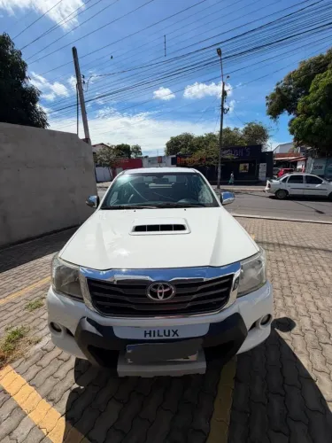 Toyota Hilux CD SRV D4-d 4X4 3.0 TDI Diesel AUT 2014
