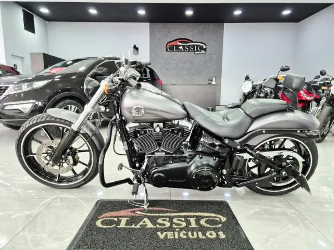 Harley-Davidson Breakout 103