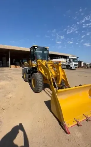 Pá Carregadeira 5.5 Ton | Engate Hidráulico | 18x Sem Juros