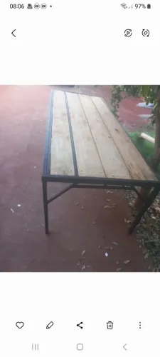 Aceito trocas .Mesa rústica base de ferro  aceito propostas 