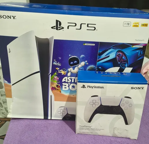 PS 5 slim com leitor de mídia física