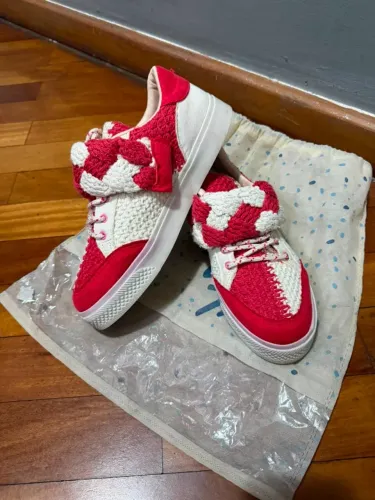 Tênis de tricot bicolor rosa/branco com detalhe removível