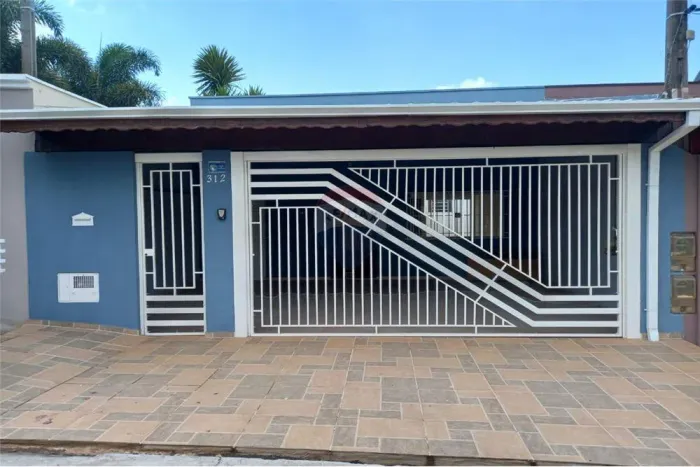 Casa com 3 dormitórios para alugar.