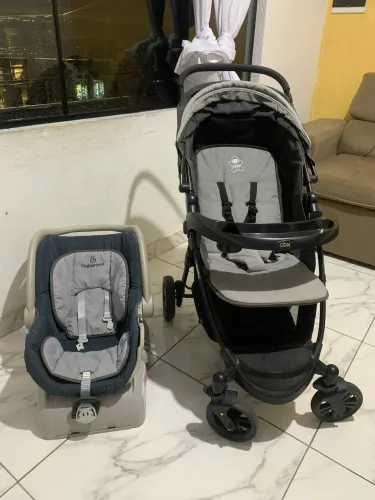 Carrinho + bebê conforto