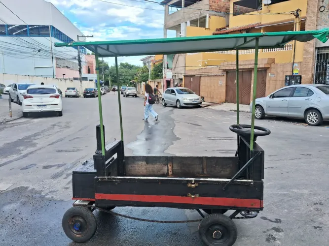 Vendo ou troco lá ele