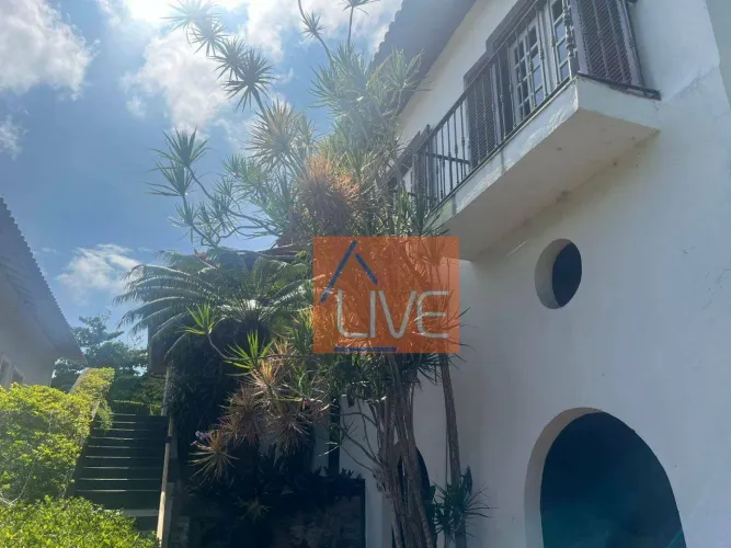 LIVE VENDE: Casa com 3 quartos, sendo 1 suíte, piscina, área gourmet e 3 vagas, 370 m² por