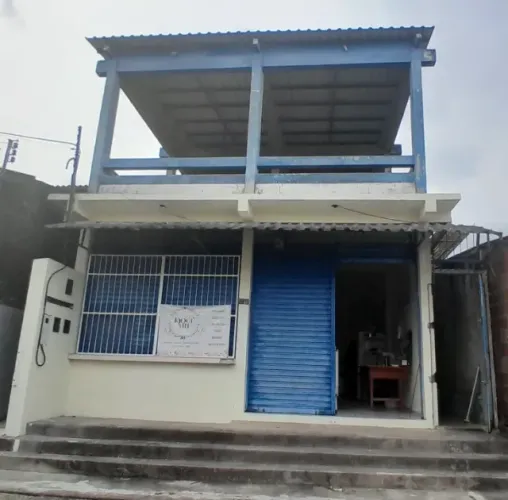 VENDO CASA COM PONTO COMERCIAL NO NOVO ALEIXO