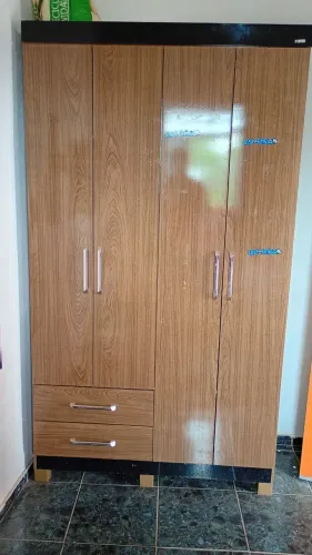 Guarda roupa de solteiro