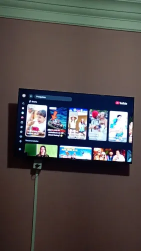 Tv Smart Semp Toshiba 43 polegadas 8 meses de uso controle original e plásticos laterais