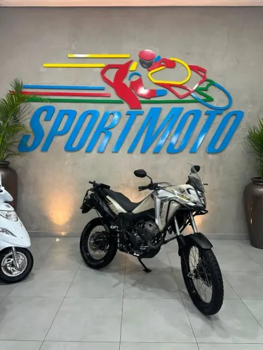 XRE 300 SAHADA ADVENTURE