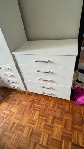 Vende-se Cômoda