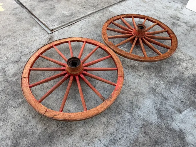 RODA DE CARROÇA RARIDADE PARA COLECIONADOR