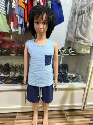 Vende manequim infantil menino de acrílico cor de pele
