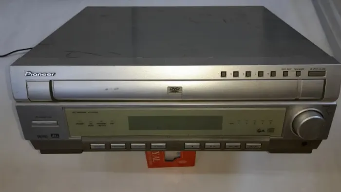 receiver pionner vcd/dvd funcionando 3 canais 100W por canal+sub (potencia sem distorção)