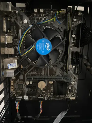 PC Intel Core i3-8100 | 8GB DDR4 | SSD 240GB | Gigabyte H310M | Windows 10