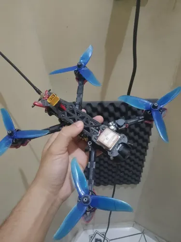 Drone fpv 5" 6s (pra quem tem coragem)