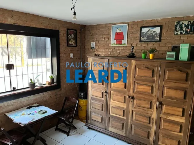 CASA ASSOBRADADA - VILA ROMANA - SP