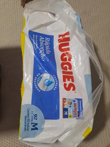 Fralda Huggies M 92 unidades