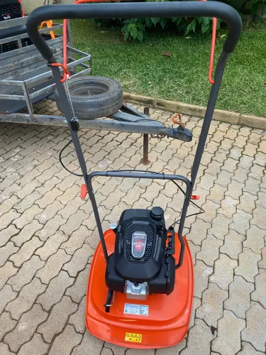 Cortador de grama flutuante