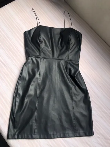 Vestido em courino