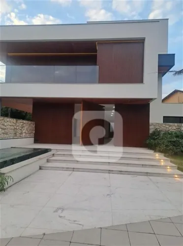Casa, 5 suítes, piscina, sauna, churrasqueira, elevador, à venda na Barra.