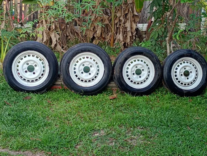 Vendo Aro com pneu do Fusca 15